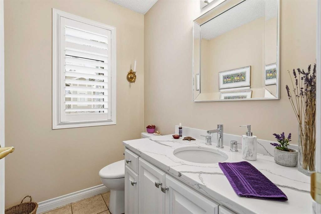 39 Varsity Estates Park Nw, Calgary, AB - Indoor Photo Showing Bathroom