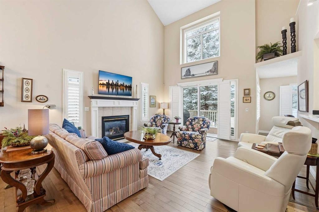 39 Varsity Estates Park Nw, Calgary, AB - Indoor Photo Showing Living Room With Fireplace