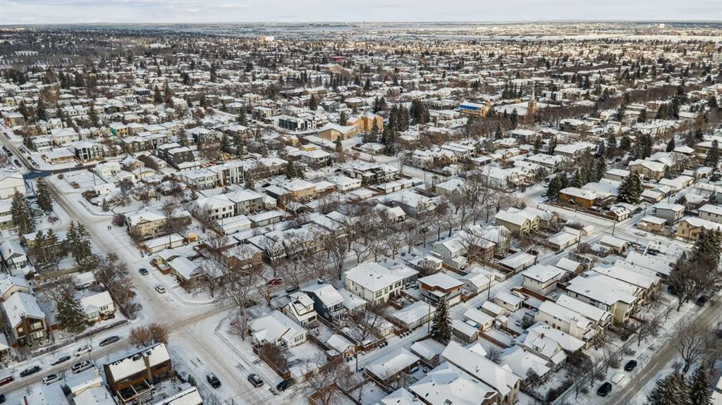 811 19 Avenue Nw, Calgary, AB - Outdoor With View