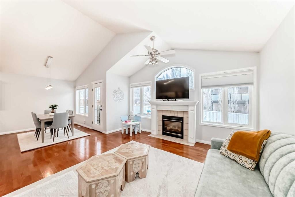 3263 Signal Hill Drive Sw, Calgary, AB - Indoor Photo Showing Living Room With Fireplace