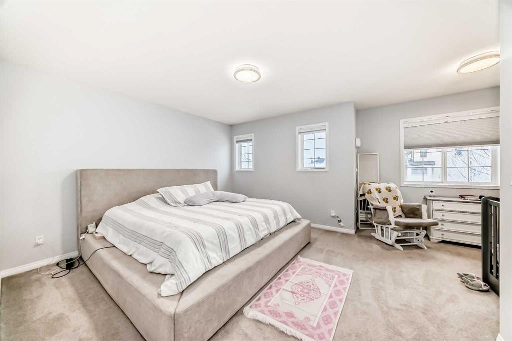 3263 Signal Hill Drive Sw, Calgary, AB - Indoor Photo Showing Bedroom