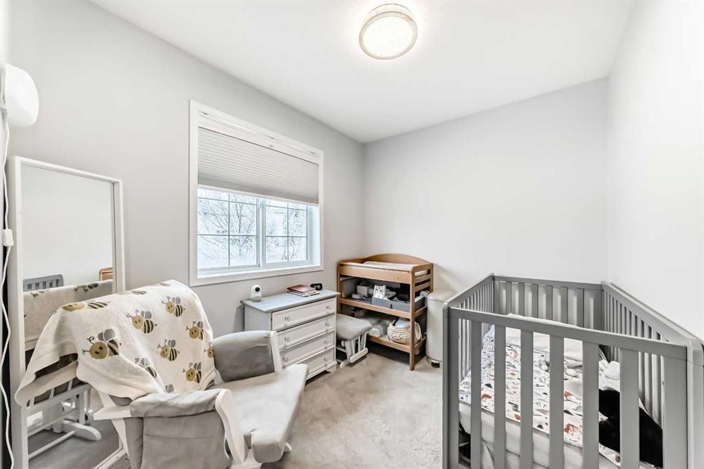 3263 Signal Hill Drive Sw, Calgary, AB - Indoor Photo Showing Bedroom