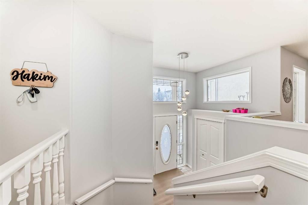 3263 Signal Hill Drive Sw, Calgary, AB - Indoor