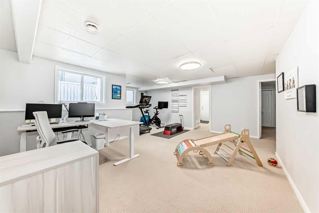 3263 Signal Hill Drive Sw, Calgary, AB - Indoor