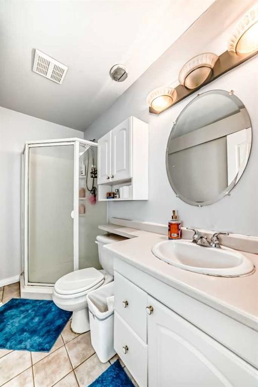 3263 Signal Hill Drive Sw, Calgary, AB - Indoor Photo Showing Bathroom