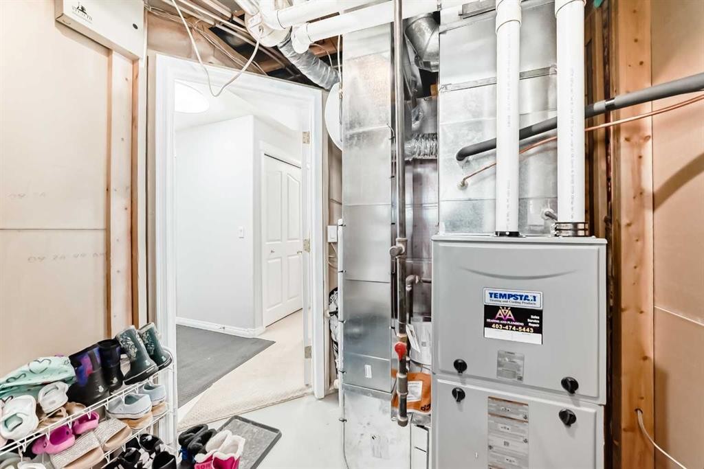 3263 Signal Hill Drive Sw, Calgary, AB - Indoor Photo Showing Basement