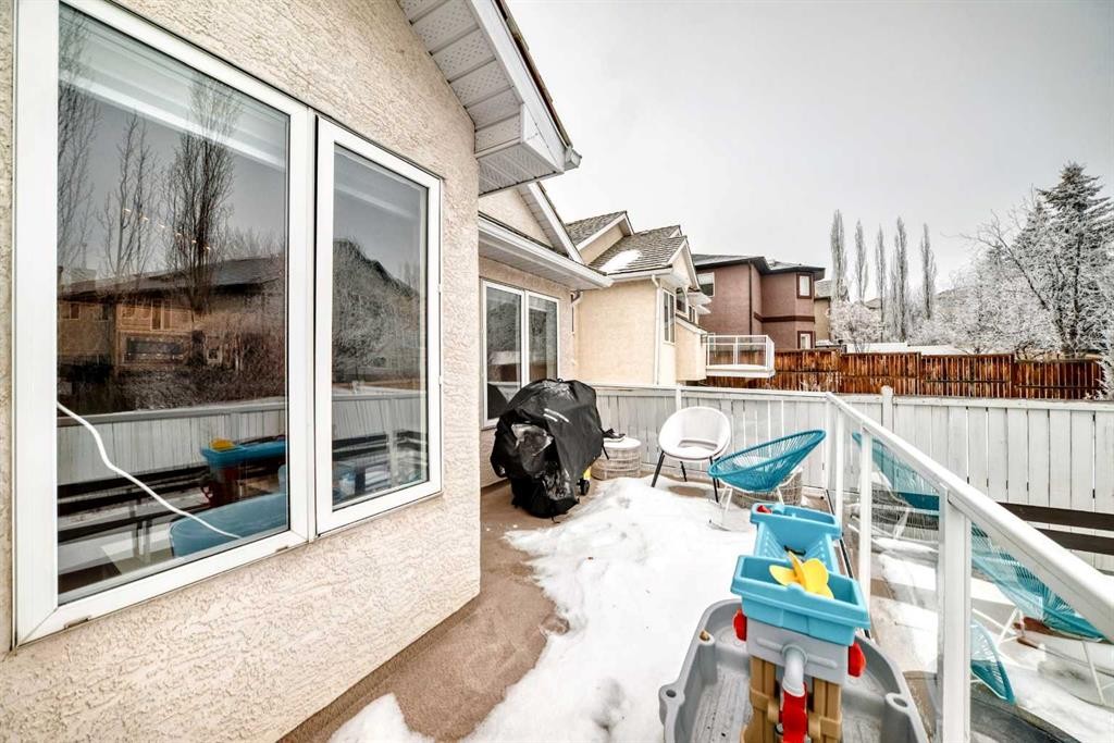 3263 Signal Hill Drive Sw, Calgary, AB - Outdoor With Exterior