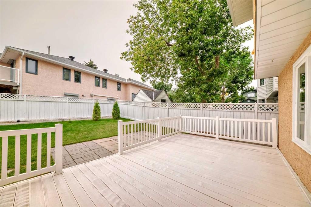 1405 Shawnee Road Sw, Calgary, AB - Outdoor With Exterior