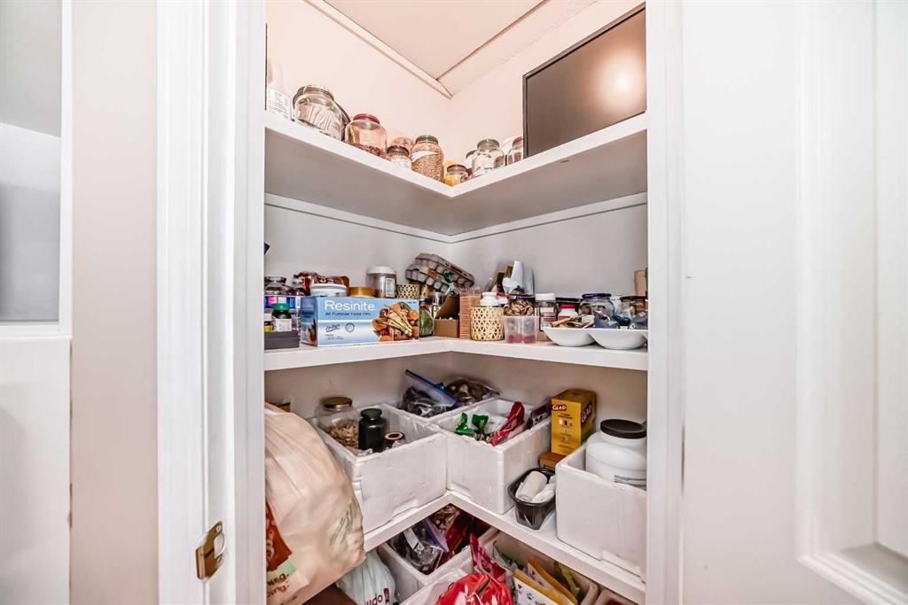 1405 Shawnee Road Sw, Calgary, AB - Indoor