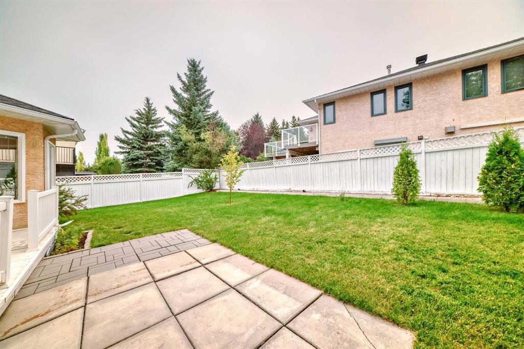 1405 Shawnee Road Sw, Calgary, AB - Outdoor