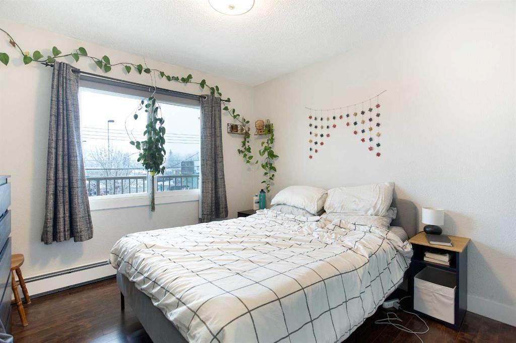 204-809 4 Street Ne, Calgary, AB - Indoor Photo Showing Bedroom