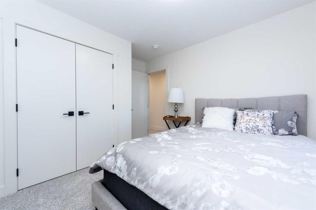 101 Waterford Passage, Chestermere, AB - Indoor Photo Showing Bedroom