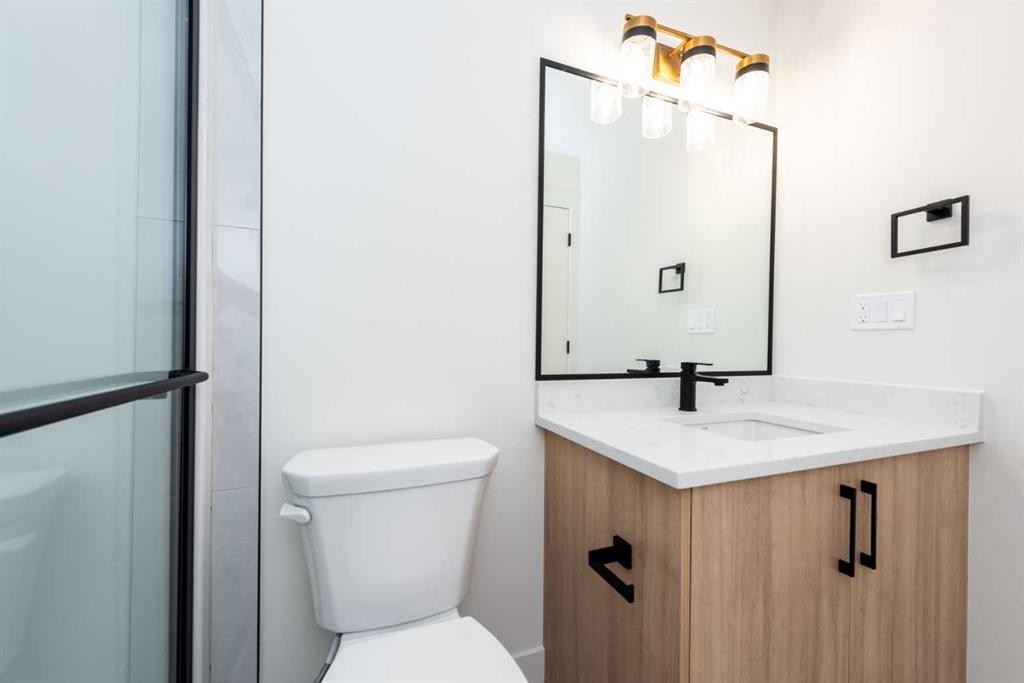 101 Waterford Passage, Chestermere, AB - Indoor Photo Showing Bathroom