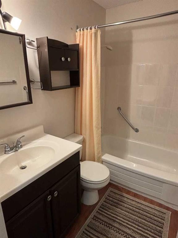 511-200 Brookpark Drive Sw, Calgary, AB - Indoor Photo Showing Bathroom