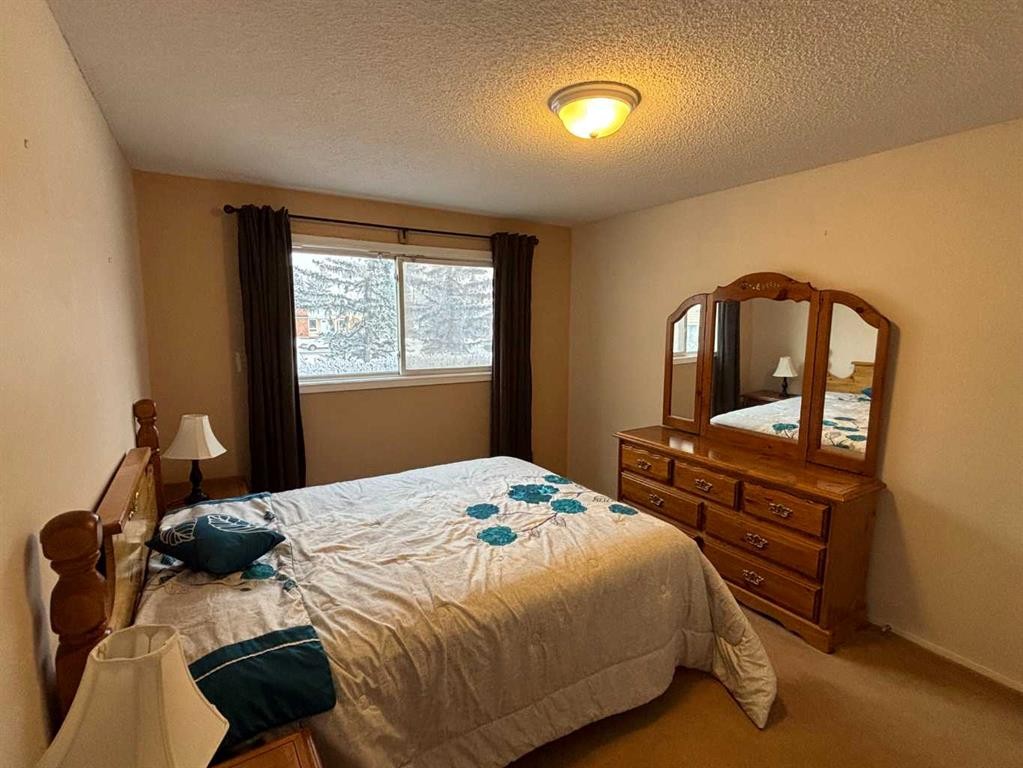 511-200 Brookpark Drive Sw, Calgary, AB - Indoor Photo Showing Bedroom