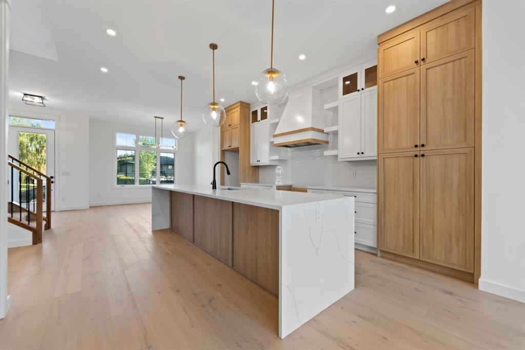 2436 30 Avenue Sw, Calgary, AB - Indoor Photo Showing Kitchen With Upgraded Kitchen