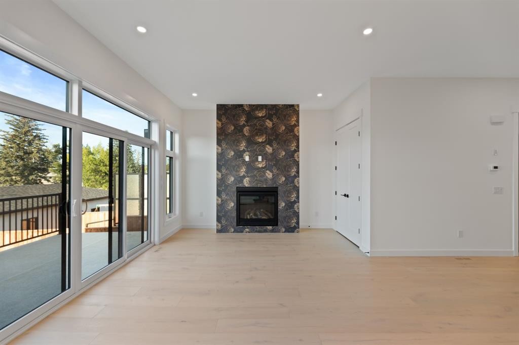 2436 30 Avenue Sw, Calgary, AB - Indoor With Fireplace