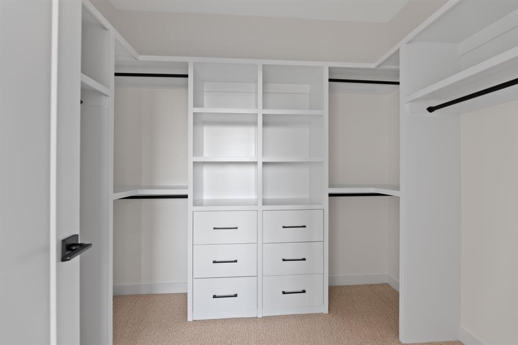 2436 30 Avenue Sw, Calgary, AB - Indoor