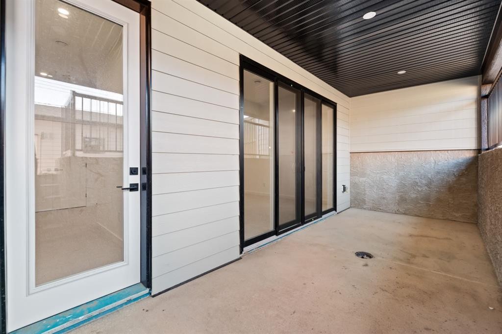 2436 30 Avenue Sw, Calgary, AB - Outdoor With Exterior