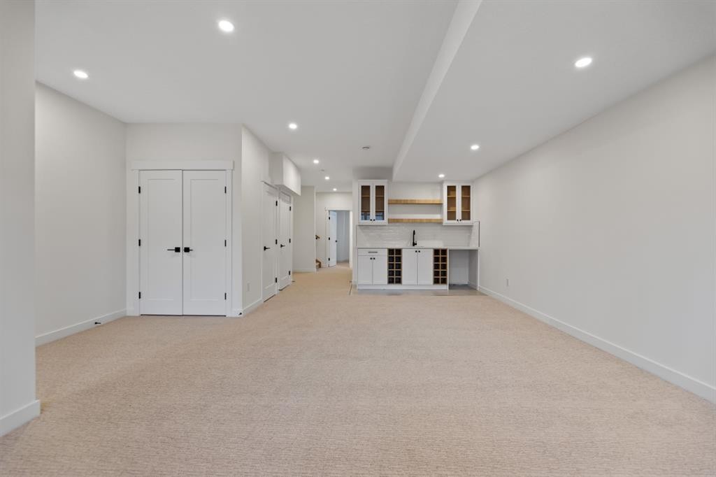 2436 30 Avenue Sw, Calgary, AB - Indoor Photo Showing Other Room