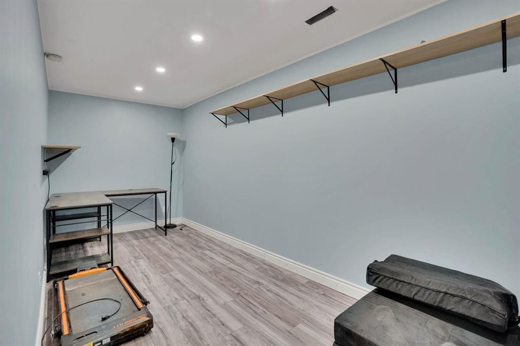 210 Cranberry Place Se, Calgary, AB - Indoor Photo Showing Other Room