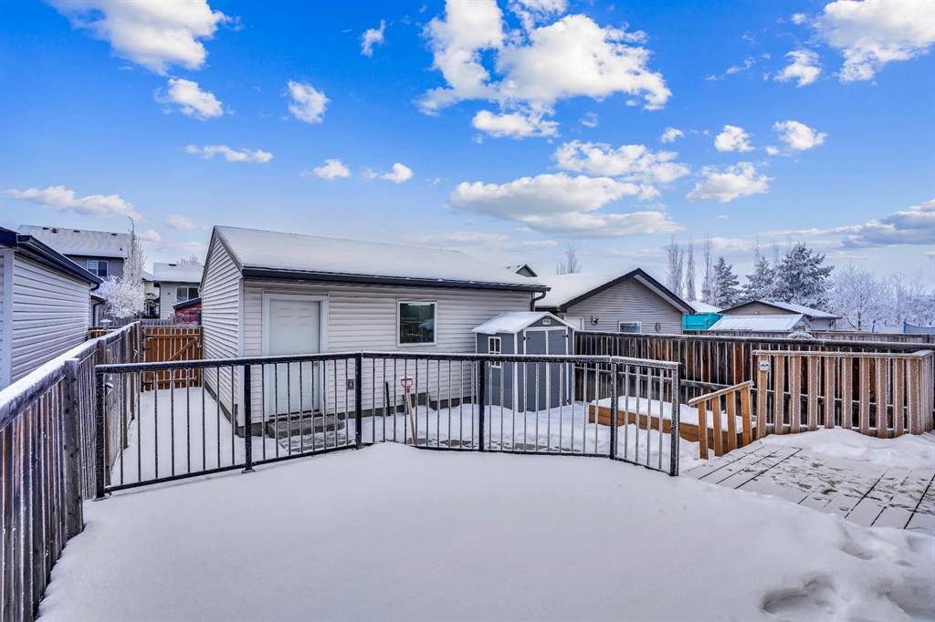 210 Cranberry Place Se, Calgary, AB - Outdoor