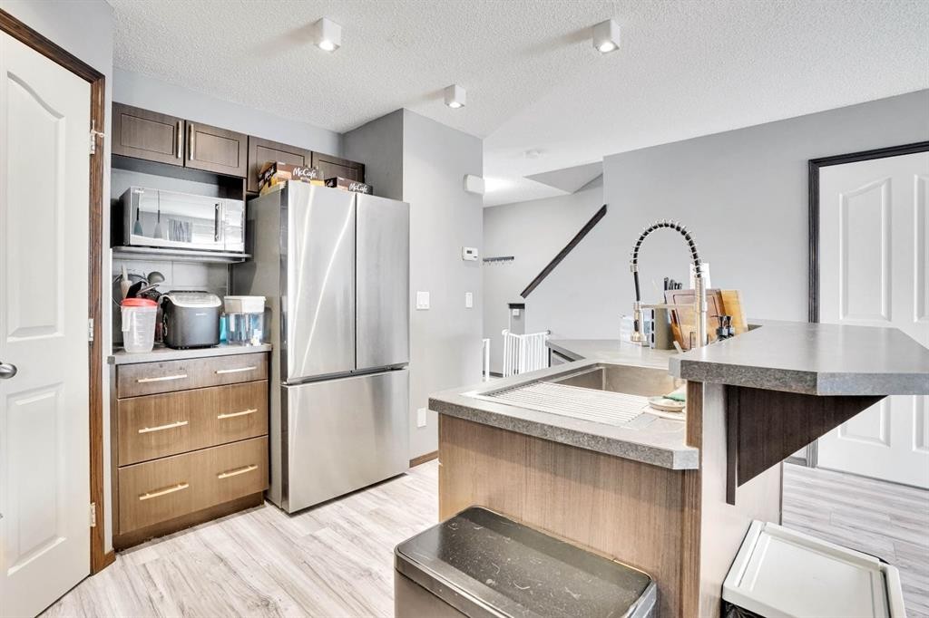 210 Cranberry Place Se, Calgary, AB - Indoor Photo Showing Kitchen