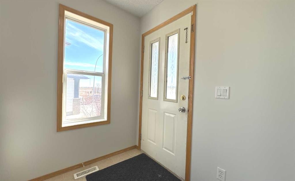 244 Los Alamos Place Ne, Calgary, AB - Indoor Photo Showing Other Room