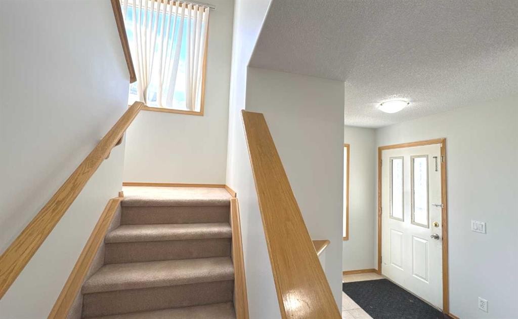 244 Los Alamos Place Ne, Calgary, AB - Indoor Photo Showing Other Room