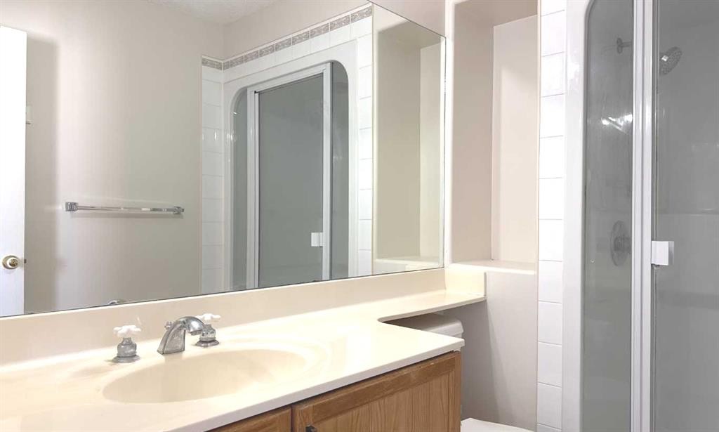244 Los Alamos Place Ne, Calgary, AB - Indoor Photo Showing Bathroom