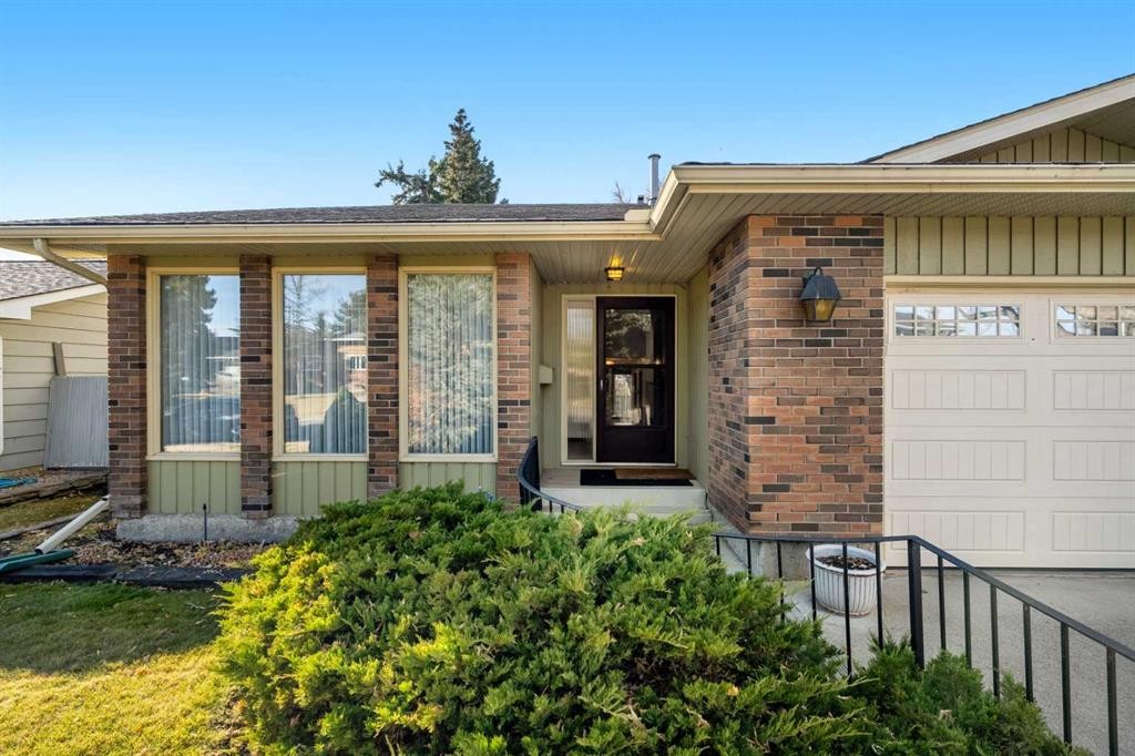 720 Parkvalley Road Se, Calgary, AB - Outdoor