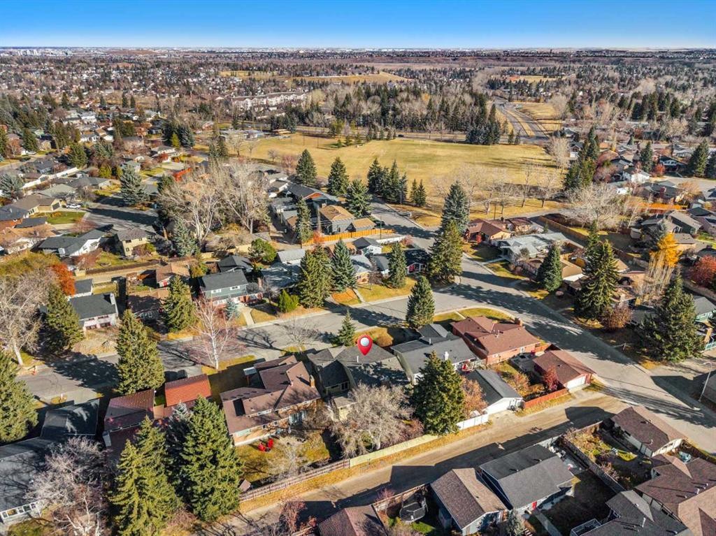 720 Parkvalley Road Se, Calgary, AB - Outdoor With View