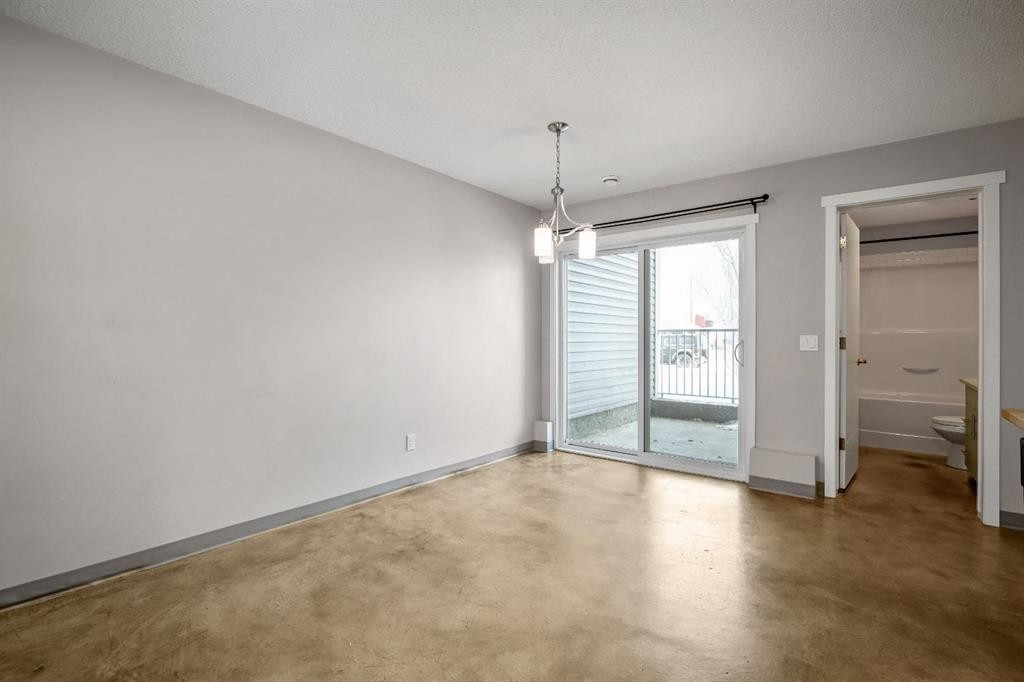D-204 6 Avenue, Strathmore, AB - Indoor Photo Showing Other Room
