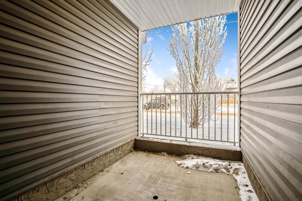 D-204 6 Avenue, Strathmore, AB - Outdoor With Exterior