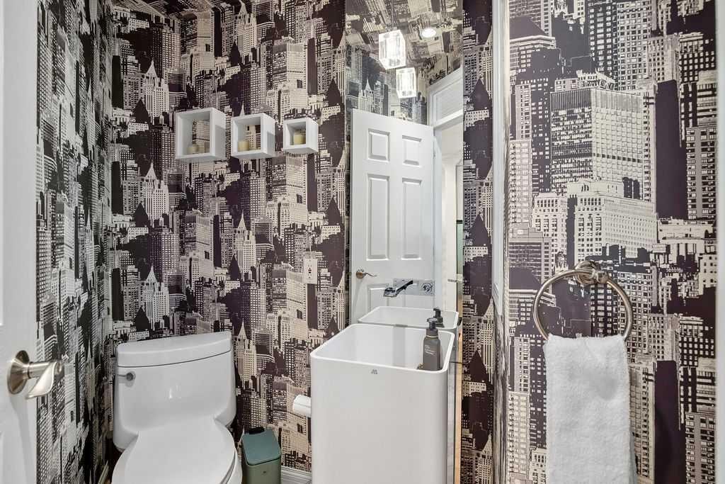 47 28 Avenue Sw, Calgary, AB - Indoor