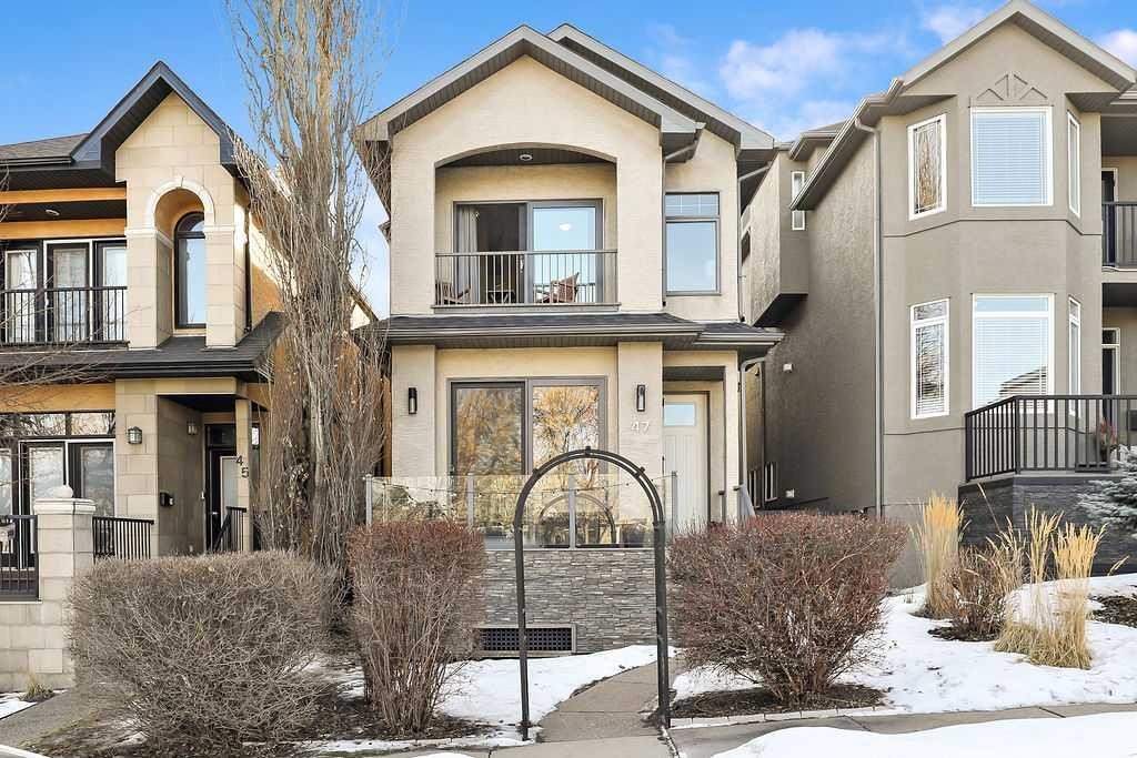 47 28 Avenue Sw, Calgary, AB - Outdoor With Facade