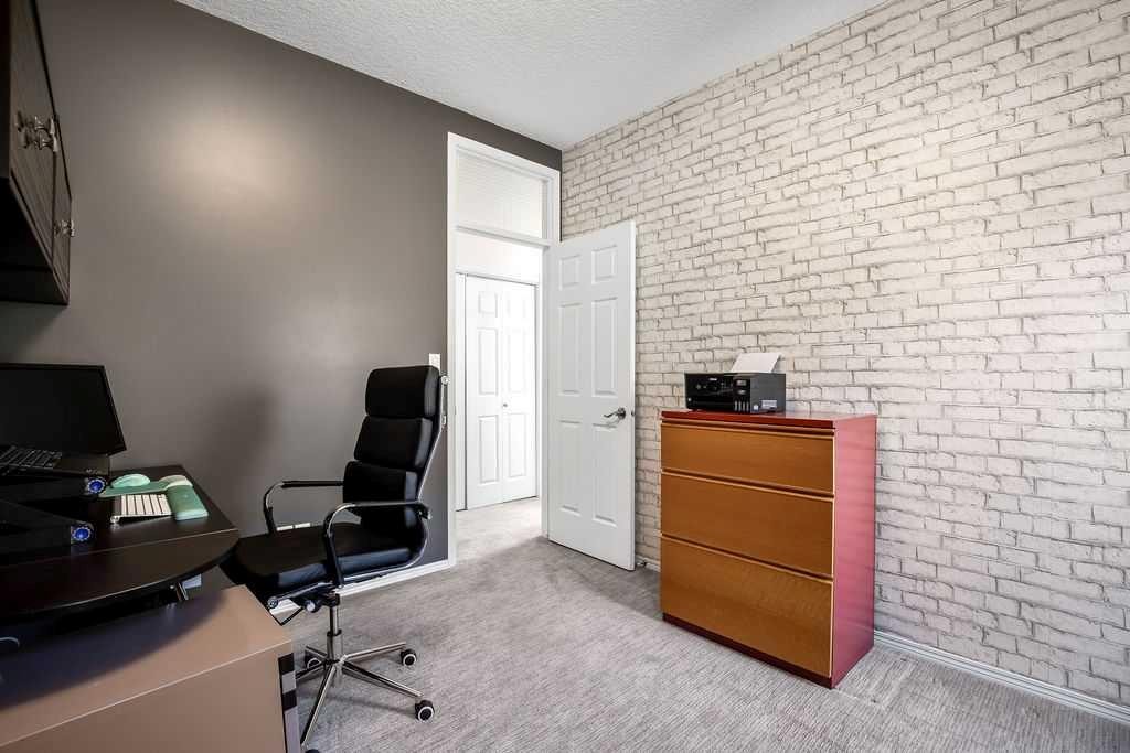 47 28 Avenue Sw, Calgary, AB - Indoor Photo Showing Other Room