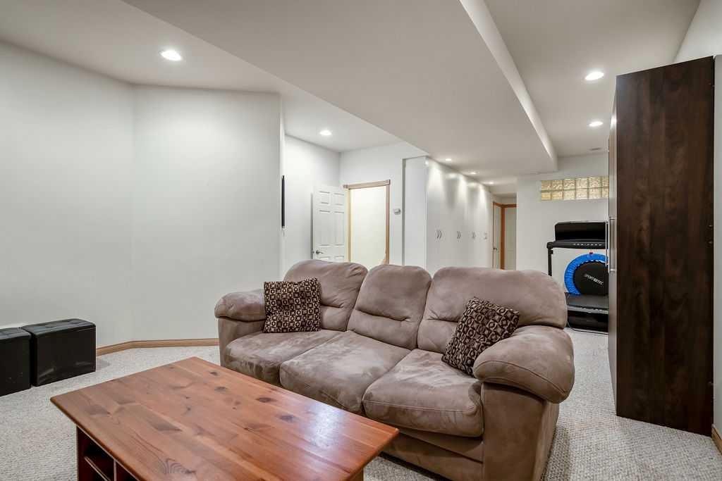 47 28 Avenue Sw, Calgary, AB - Indoor