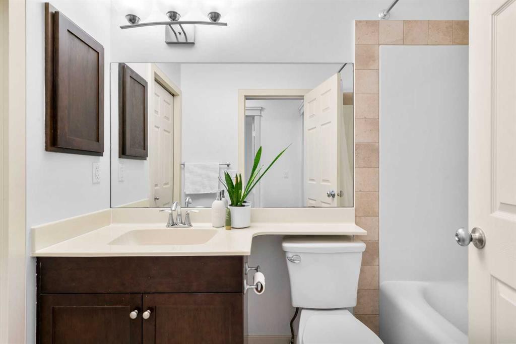 263 Evanston Way Nw, Calgary, AB - Indoor Photo Showing Bathroom