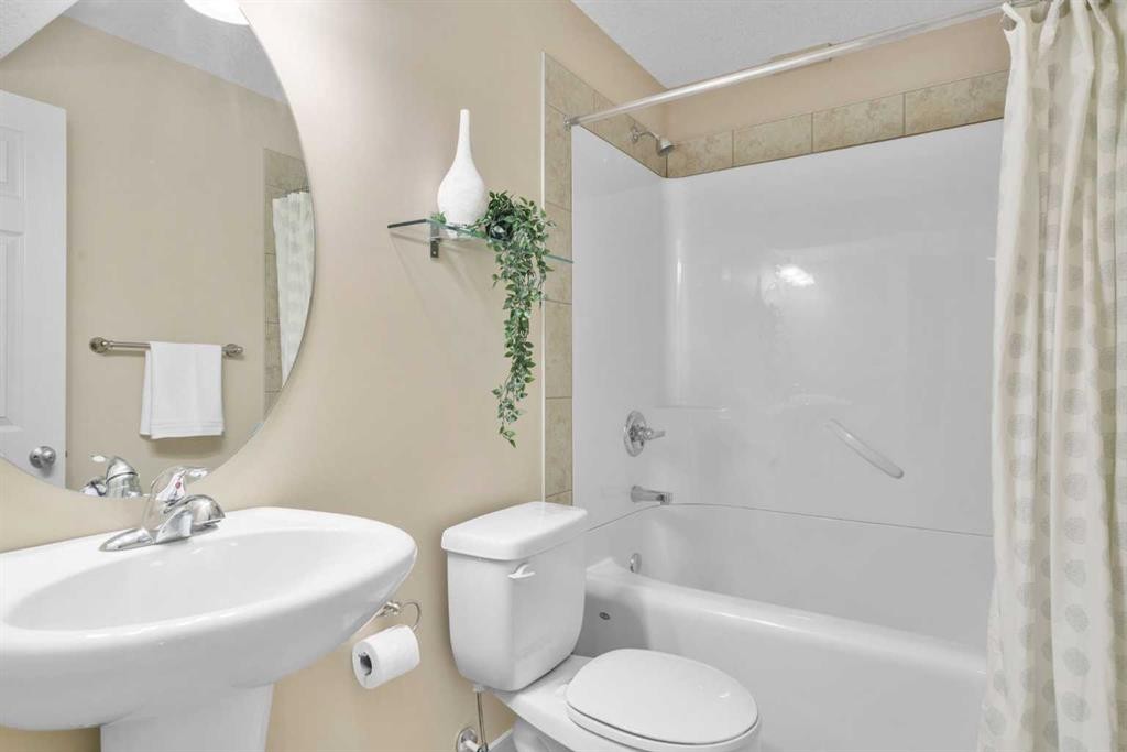 263 Evanston Way Nw, Calgary, AB - Indoor Photo Showing Bathroom