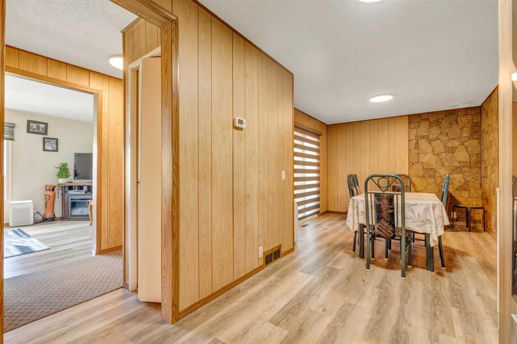 713 44 Street Se, Calgary, AB - Indoor