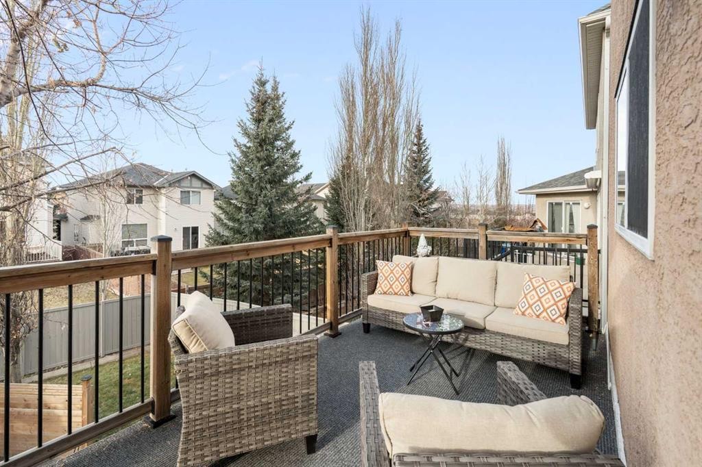124 Cresthaven Place Sw, Calgary, AB - Outdoor With Deck Patio Veranda With Exterior