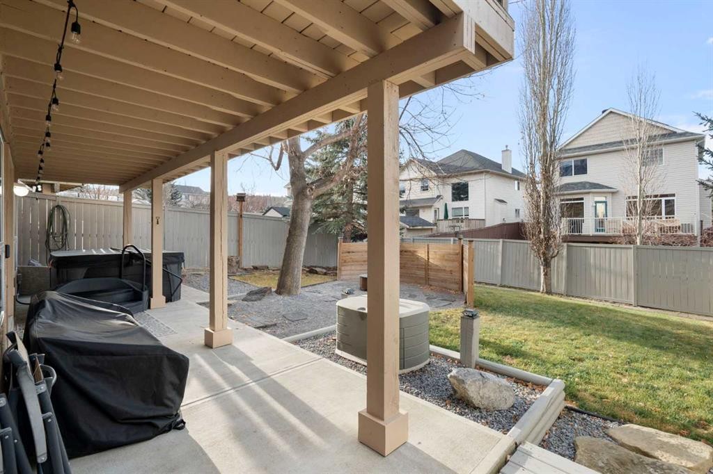 124 Cresthaven Place Sw, Calgary, AB - Outdoor With Deck Patio Veranda