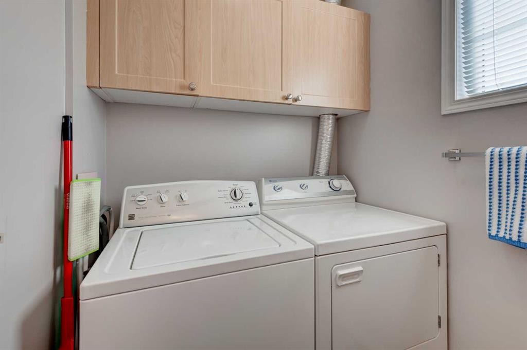 219 Copperfield Lane Se, Calgary, AB - Indoor Photo Showing Laundry Room