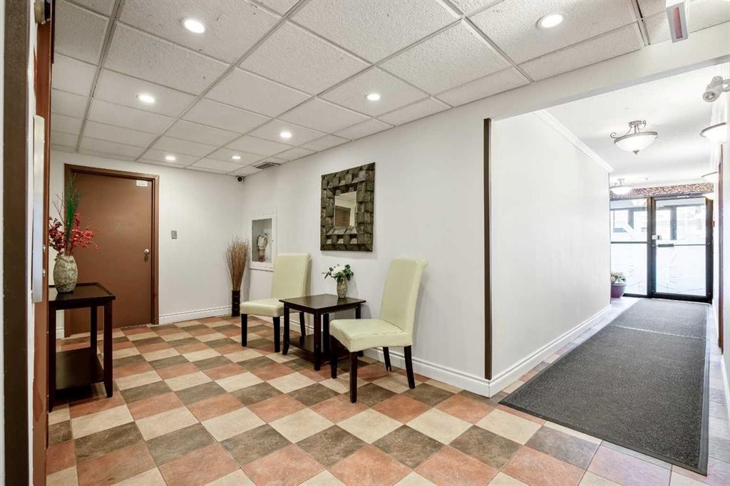 301-523 15 Avenue Sw, Calgary, AB - Indoor Photo Showing Other Room