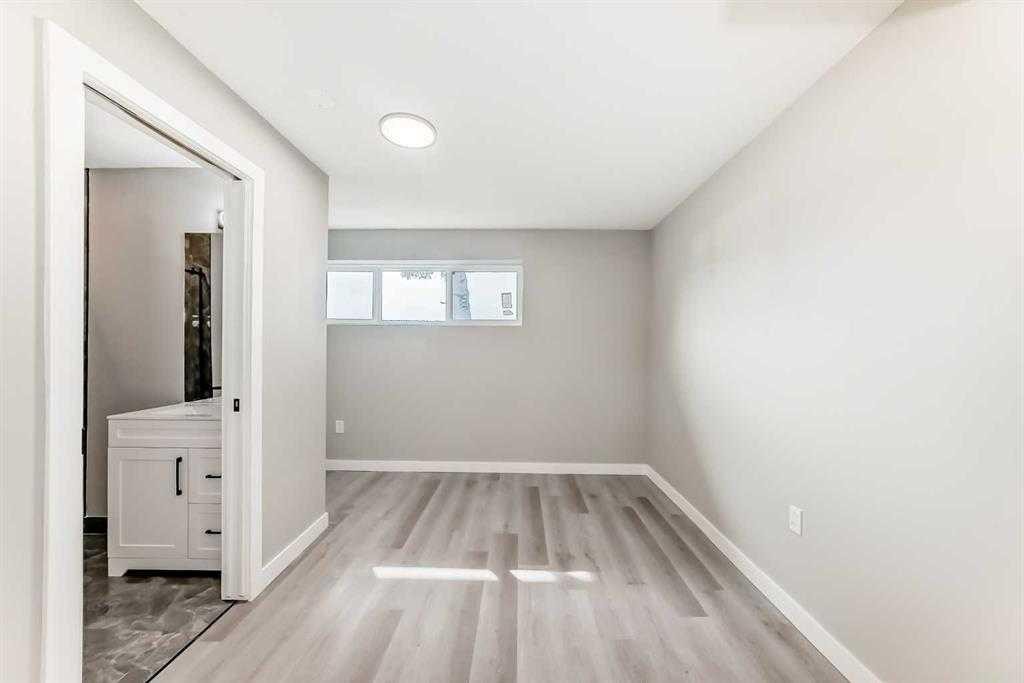 15104 1 Street Se, Calgary, AB - Indoor Photo Showing Other Room