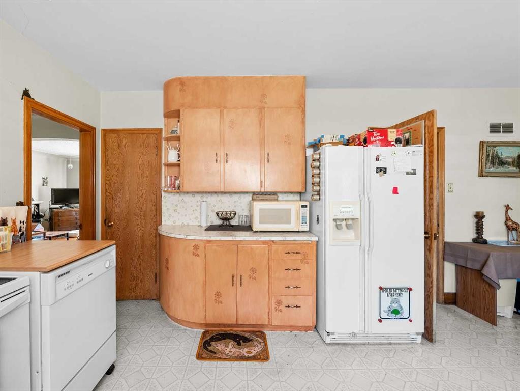 3205 4 Street Sw, Calgary, AB - Indoor Photo Showing Kitchen