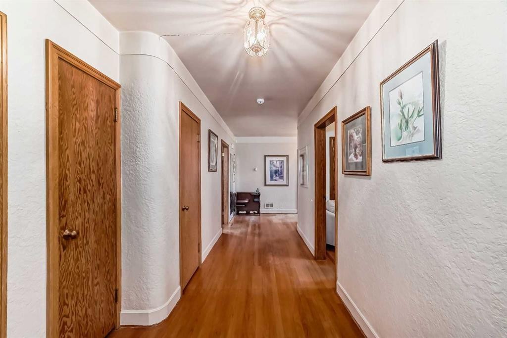 3205 4 Street Sw, Calgary, AB - Indoor Photo Showing Other Room