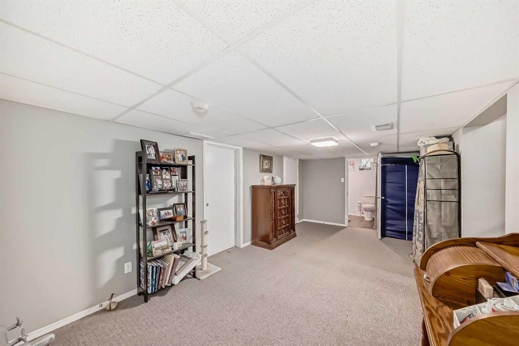 3205 4 Street Sw, Calgary, AB - Indoor