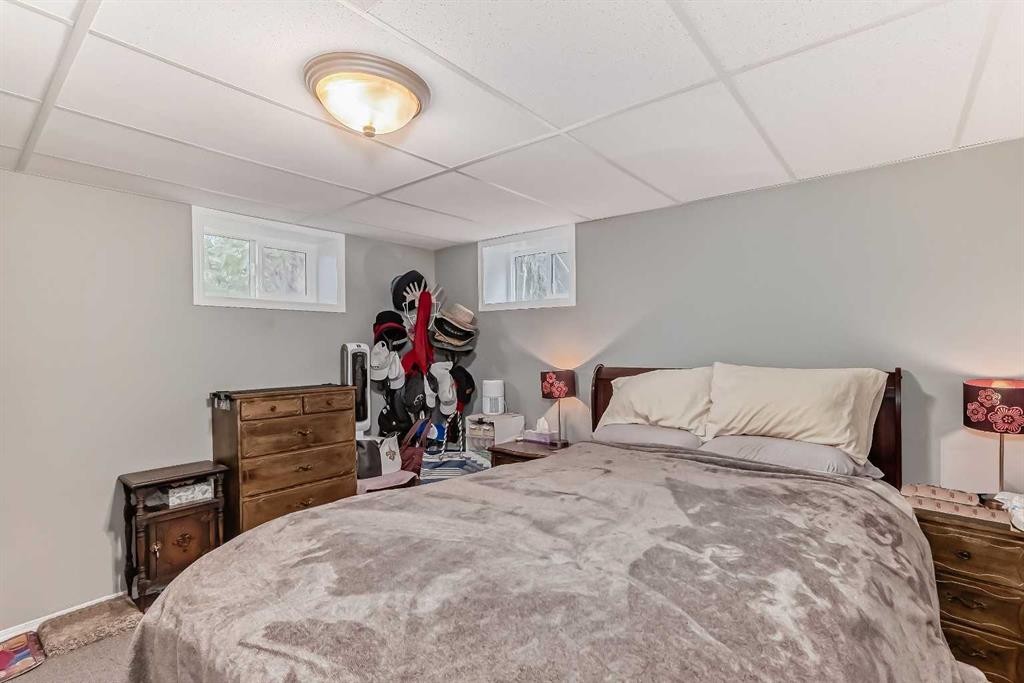3205 4 Street Sw, Calgary, AB - Indoor Photo Showing Bedroom
